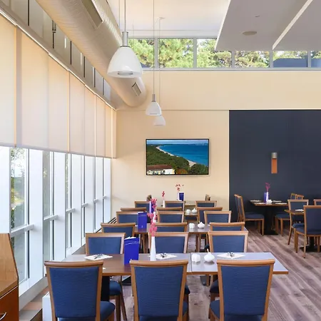 Ifa吕根岛度假酒店 酒店 3*