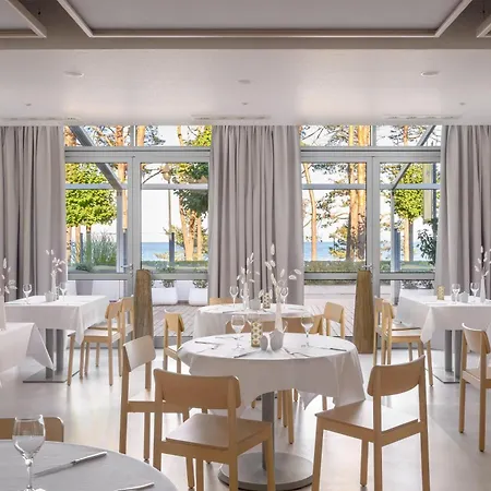 酒店 Ifa吕根岛度假酒店