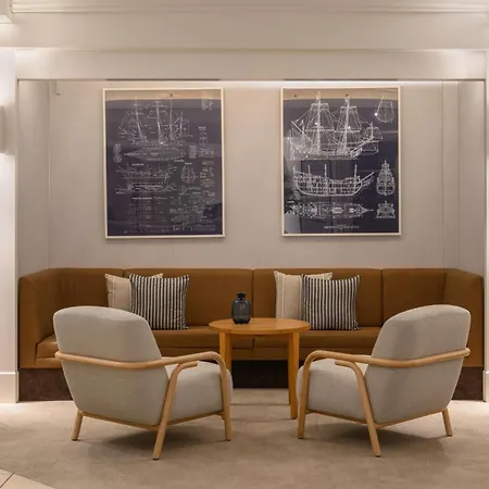 Ifa吕根岛度假酒店 3*