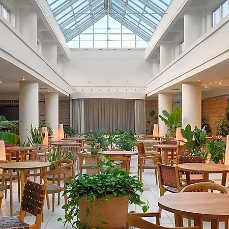 Ifa Ruegen & Hotel 3*